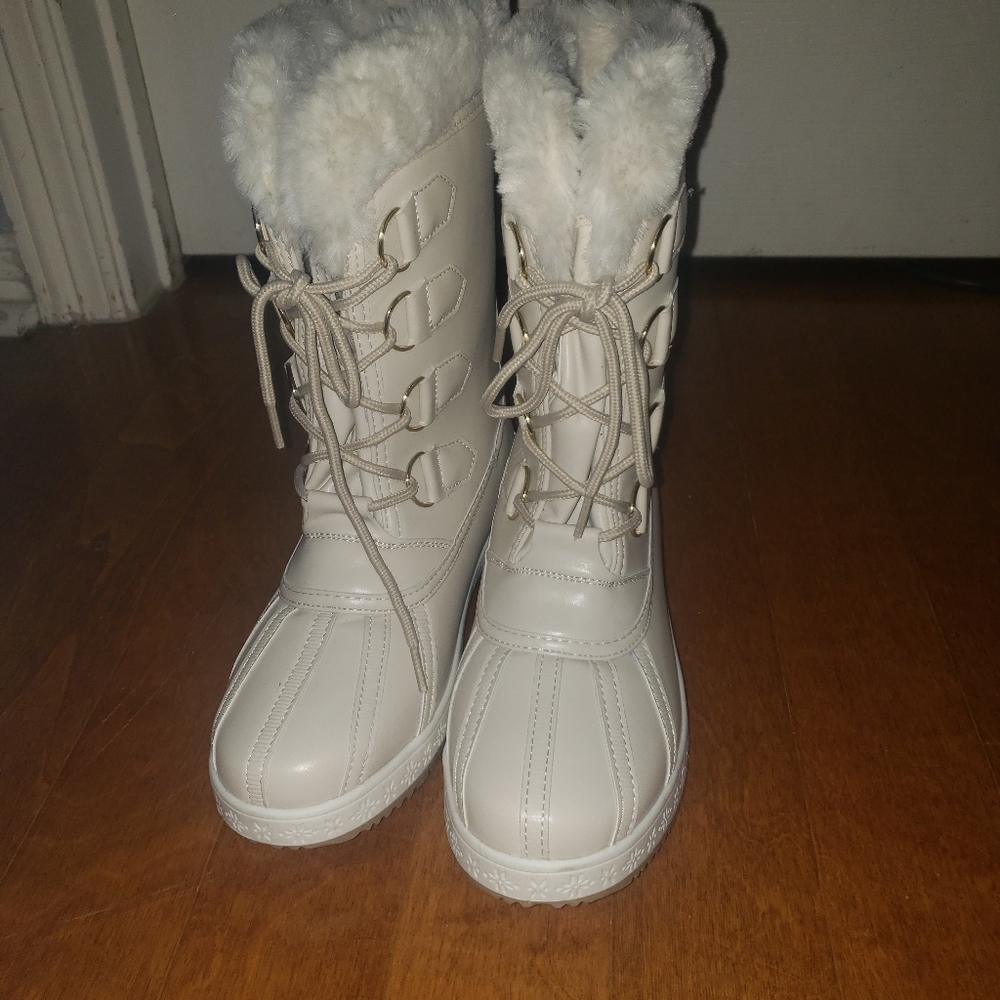 Boots - Picture 5 of 8